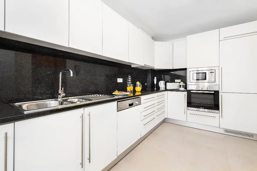VILLA FOUR BEDROOMS Room, Eden Villas & Apartments, Algarve