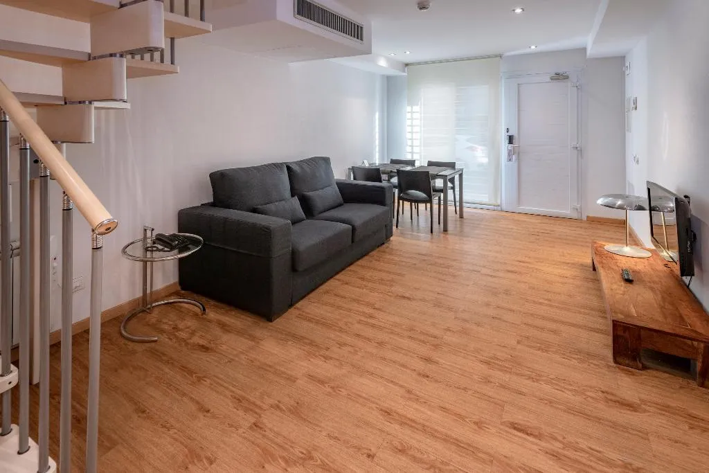 APARTMENT DUPLEX Room, Apartamentos Playa De Castelldefels, Barcelona