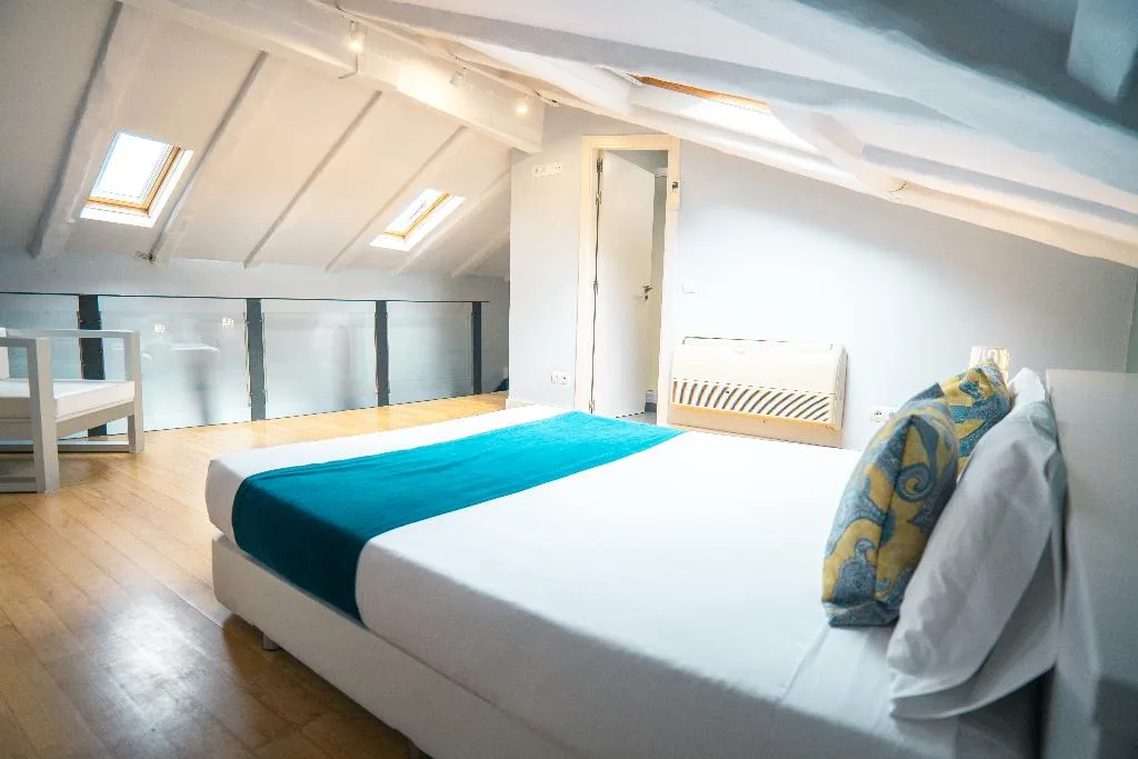 APARTMENT THREE BEDROOMS Room, Smartr Madrid Atocha, Madrid