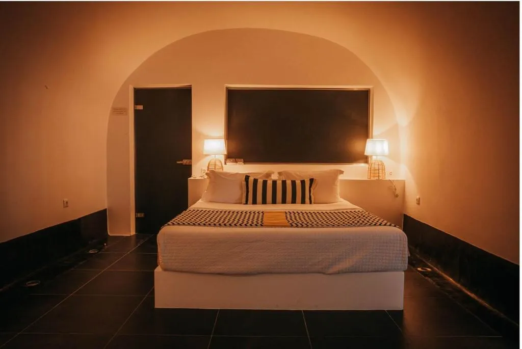 SUITE KING SIZE BED Room, San Antonio, Santorini