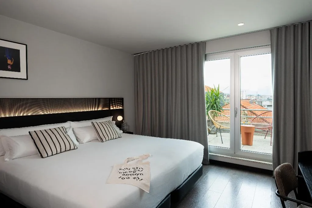 Double or Twin SUPERIOR Room, Chic & Basic Gravity, Porto