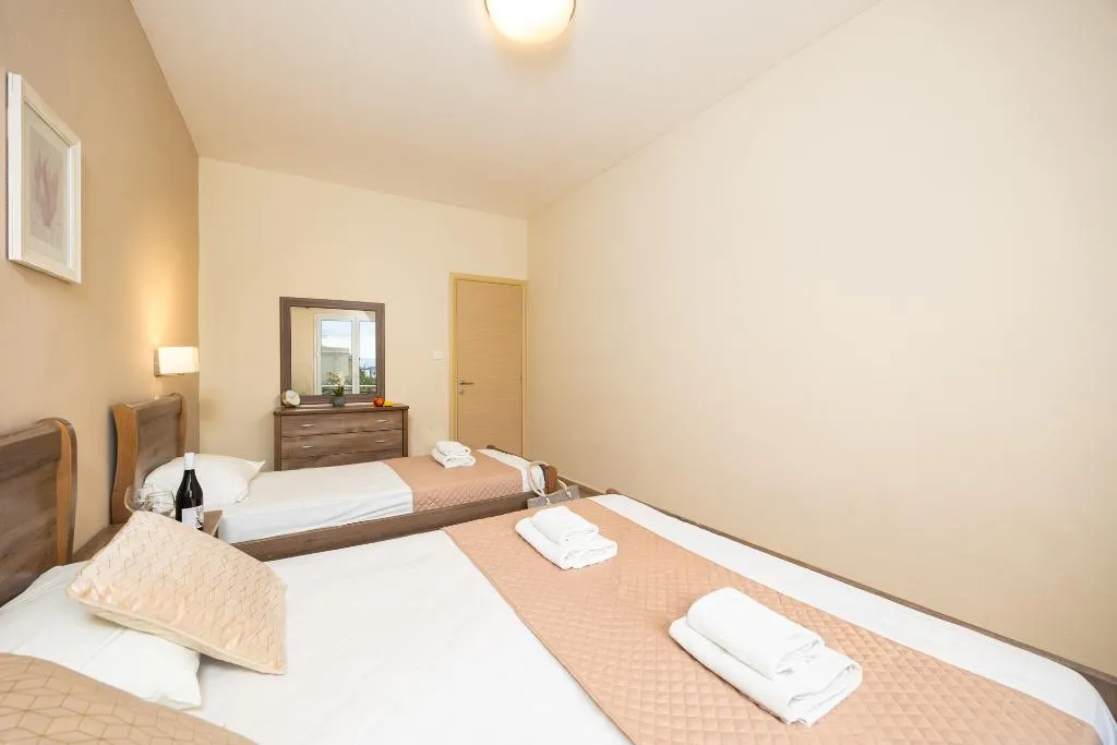 APARTMENT TWO BEDROOMS Room, Koulouris Beach, Corfu