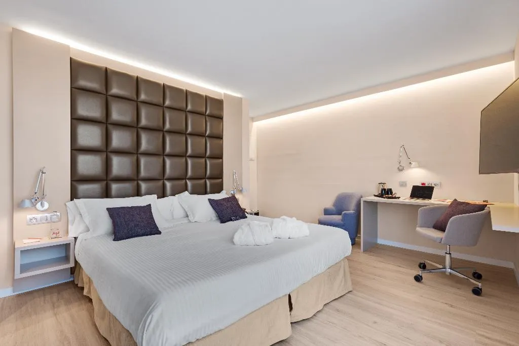 JUNIOR SUITE STANDARD Room, Palladium, Majorca