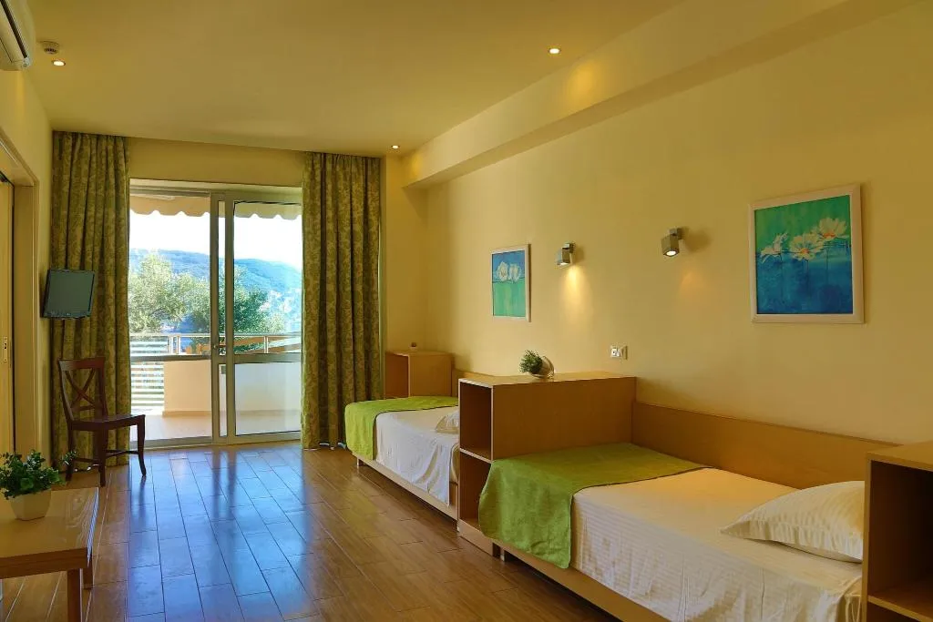 FAMILY ROOM THREE BEDS Room, Akrotiri Beach, Corfu