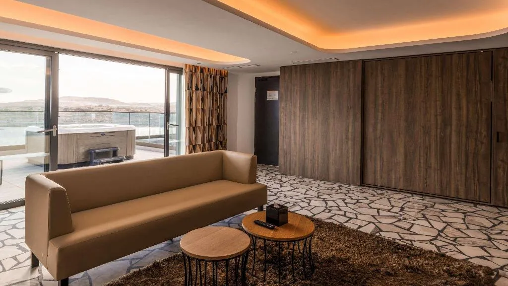 Room, Ax Odycy, Malta