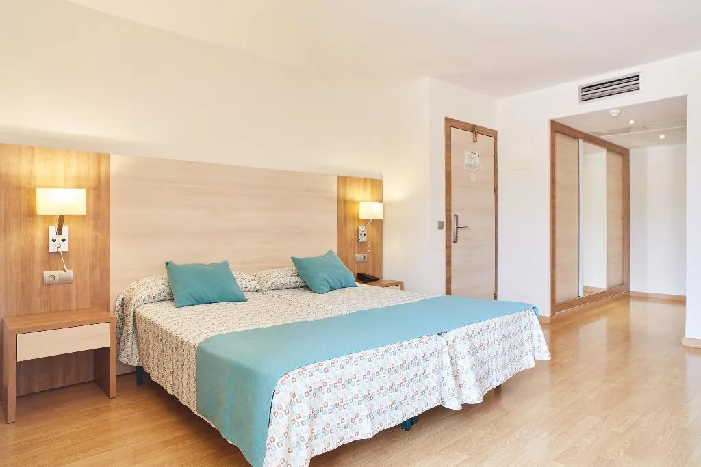 JUNIOR SUITE STANDARD Room, Invisa Hotel Club Cala Blanca, Ibiza