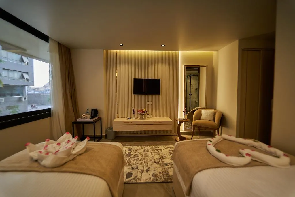 TWIN DELUXE Room, Gold's Pyramids Hotel, Cairo
