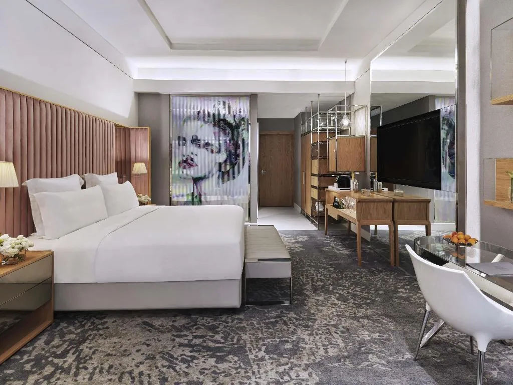 TWIN WITH BALCONY Room, SLS Dubai Hotel & Residences, Dubai