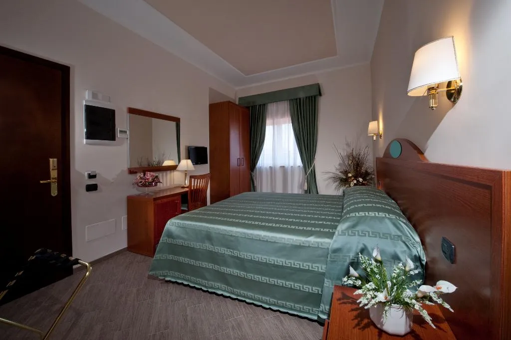 TRIPLE STANDARD Room, Hotel Roma Tiburtina, Rome