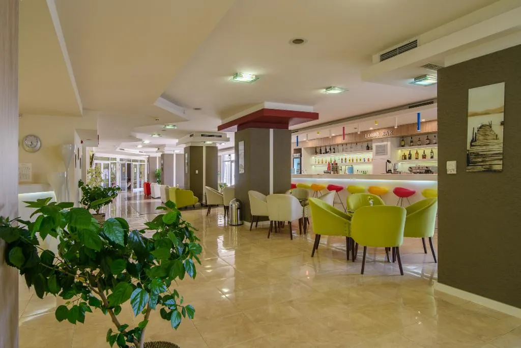 Lobby, Madara, Varna