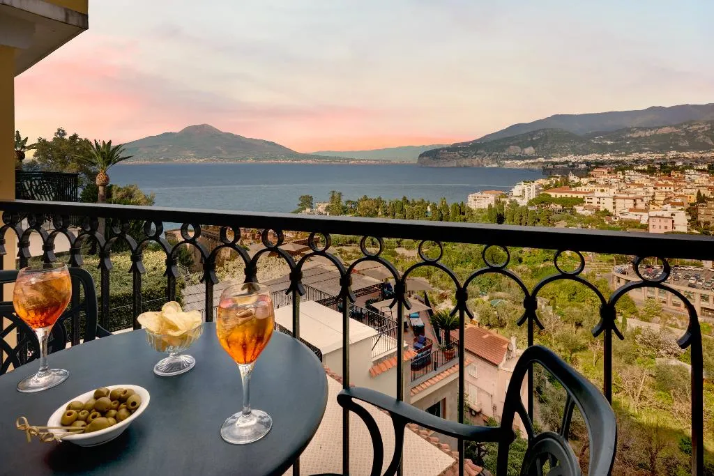 Double or Twin SEA VIEW Room, Grand Hotel Capodimonte, Naples