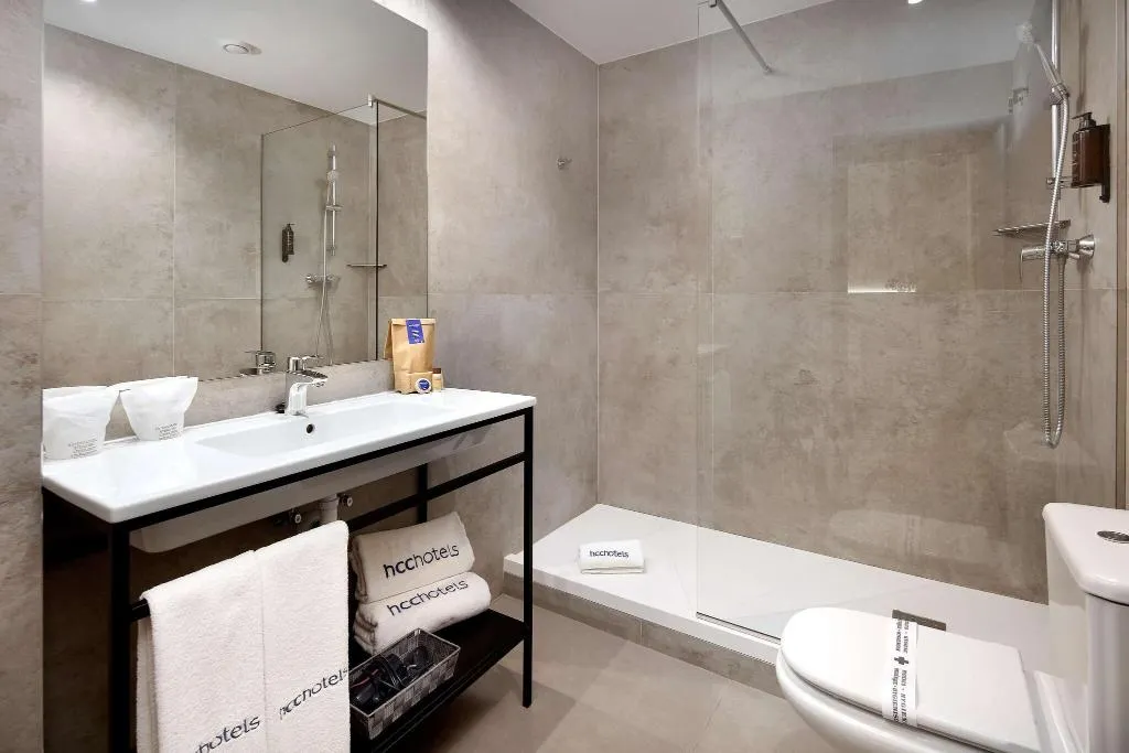 DOUBLE STANDARD Room, Hcc Montblanc, Barcelona