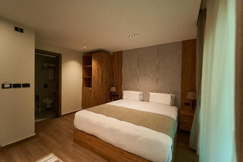 DOUBLE DELUXE Room, Gold's Pyramids Hotel, Cairo