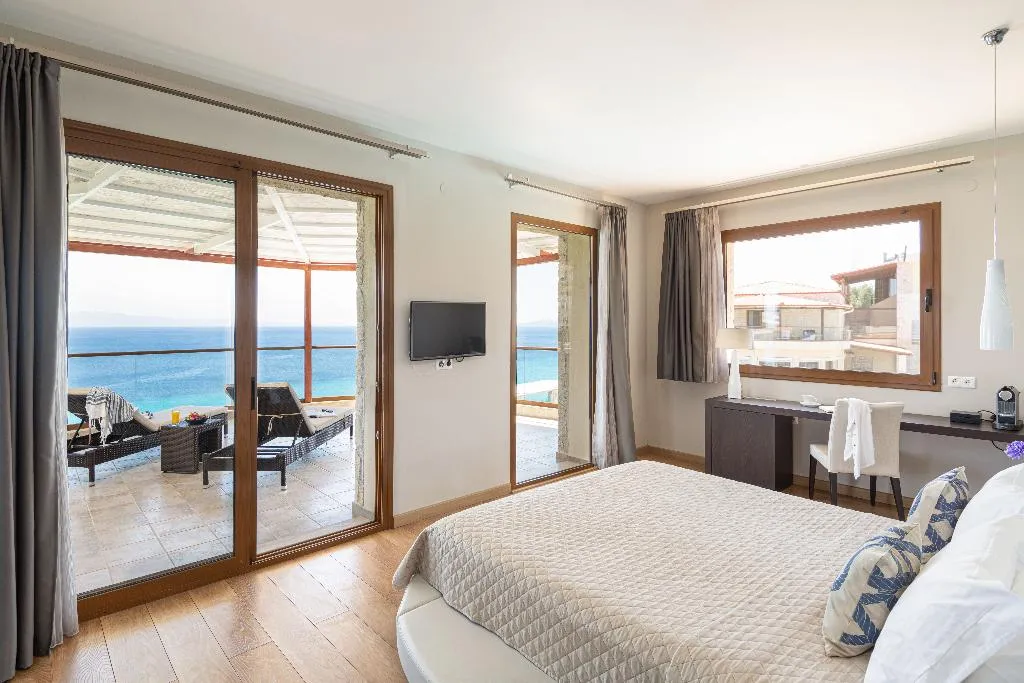 JUNIOR SUITE DELUXE SEA VIEW Room, Blue Bay Halkidiki - Adults Only, Halkidiki
