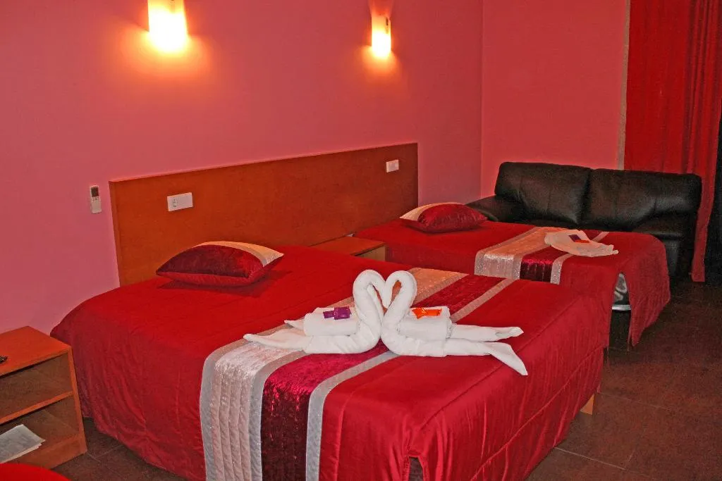 FAMILY ROOM CAPACITY 3 Room, Monte Carlo Love Porto, Porto