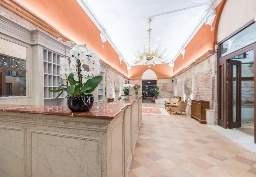 Lobby, Nani Mocenigo Palace, Venice