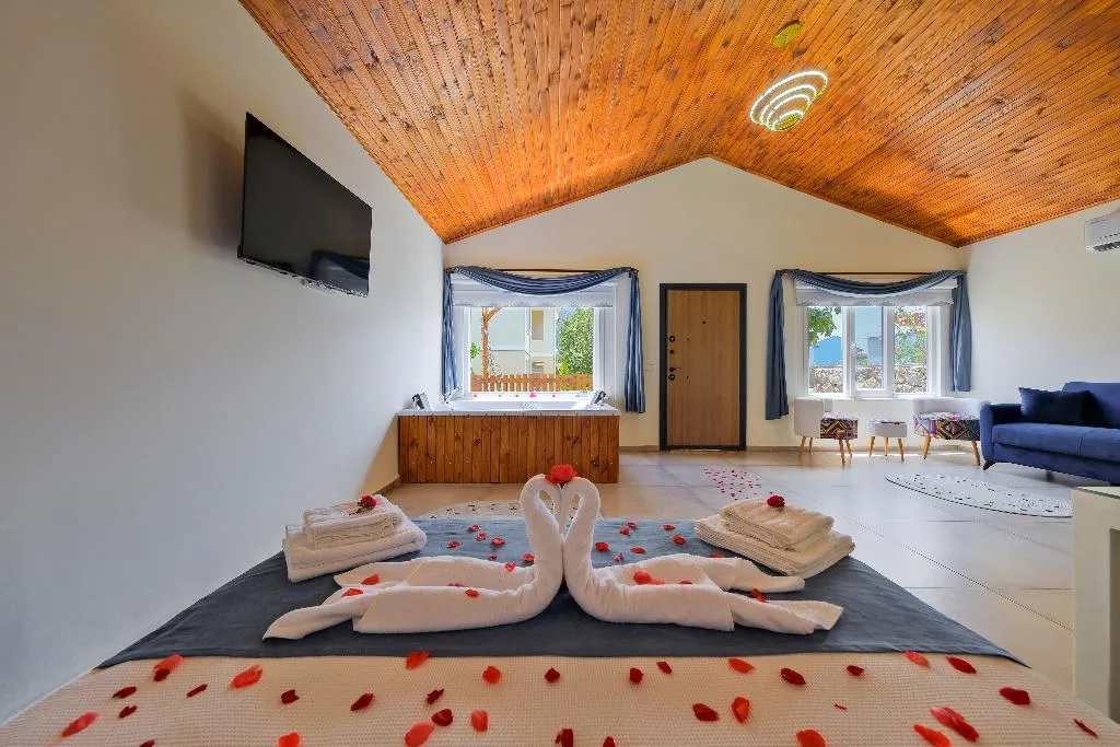 DOUBLE WITH JACUZZI Room, Larimar Suite Hotel, Dalaman
