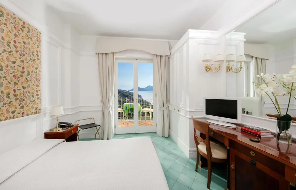 Double or Twin COMFORT SEA VIEW Room, Bellavista Francischiello Hotel and Spa, Naples