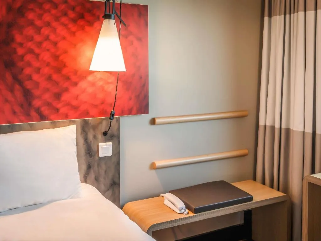 DOUBLE BUSINESS Room, Ibis Amsterdam City West, Amsterdam