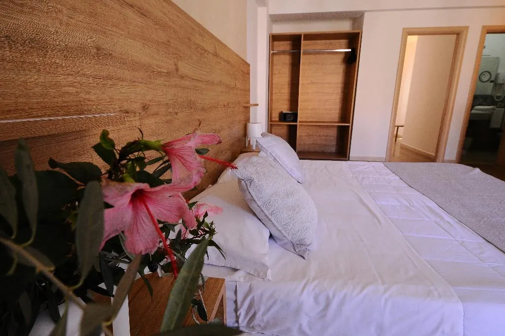 QUADRUPLE CLASSIC Room, Casena Dei Colli Sure Hotel Collection by BW, Palermo