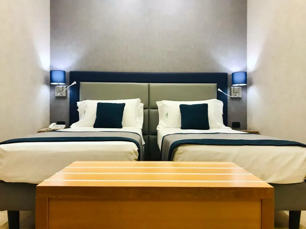 Room, American Hotel, Naples