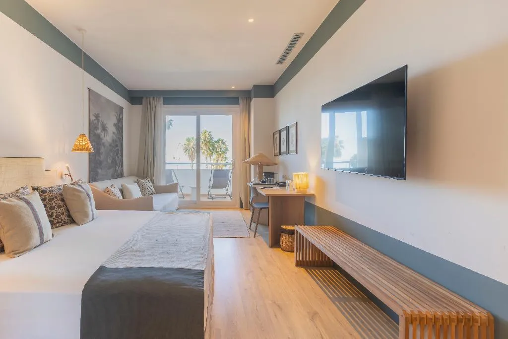 QUADRUPLE SUPERIOR SEA VIEW Room, Soho Boutique Las Vegas, Costa Del Sol