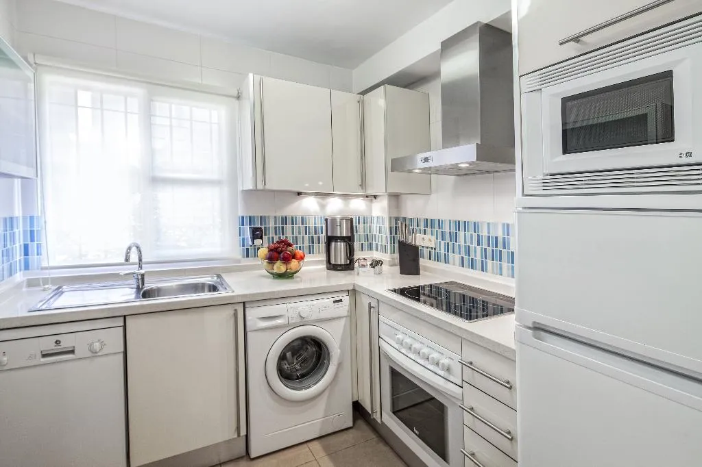 APARTMENT CAPACITY 6 TWO BEDROOMS Room, Los Amigos Beach Club, Costa Del Sol