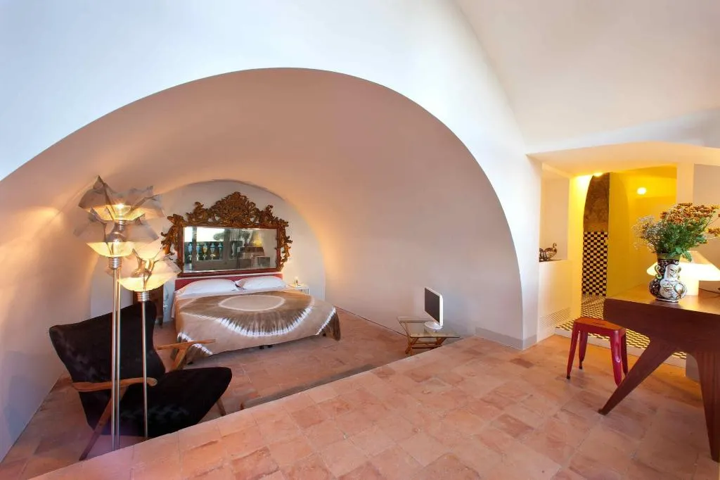 Room, Marina Piccola 73, Naples