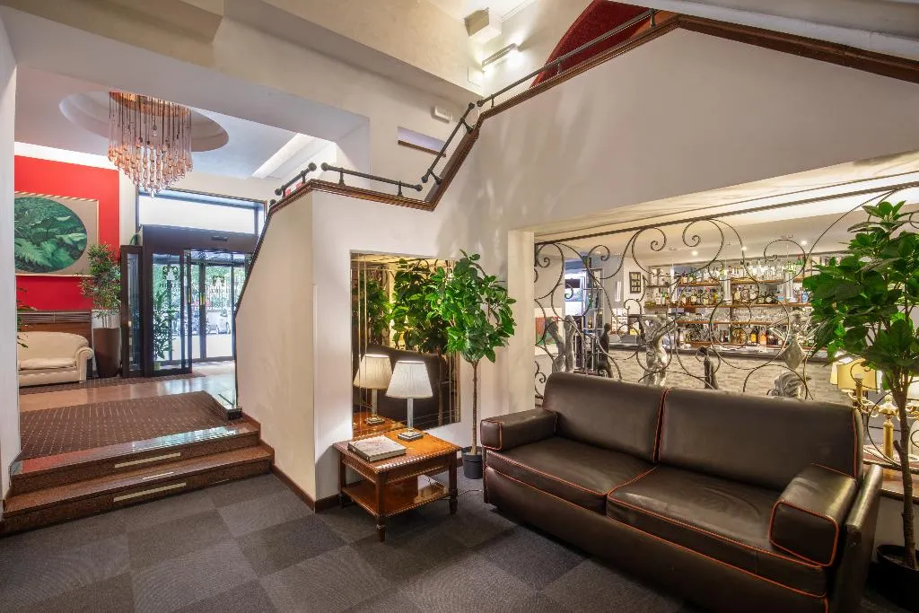 Lobby, Oxford, Rome