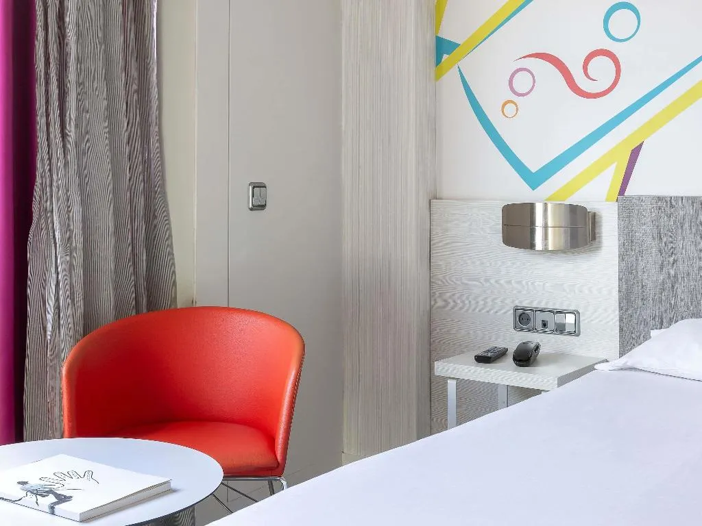 TWIN STANDARD Room, Ibis Styles Madrid Prado, Madrid