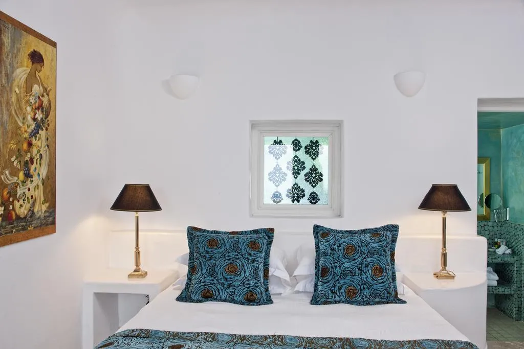 SUITE STANDARD Room, Above Blue Suites, Santorini