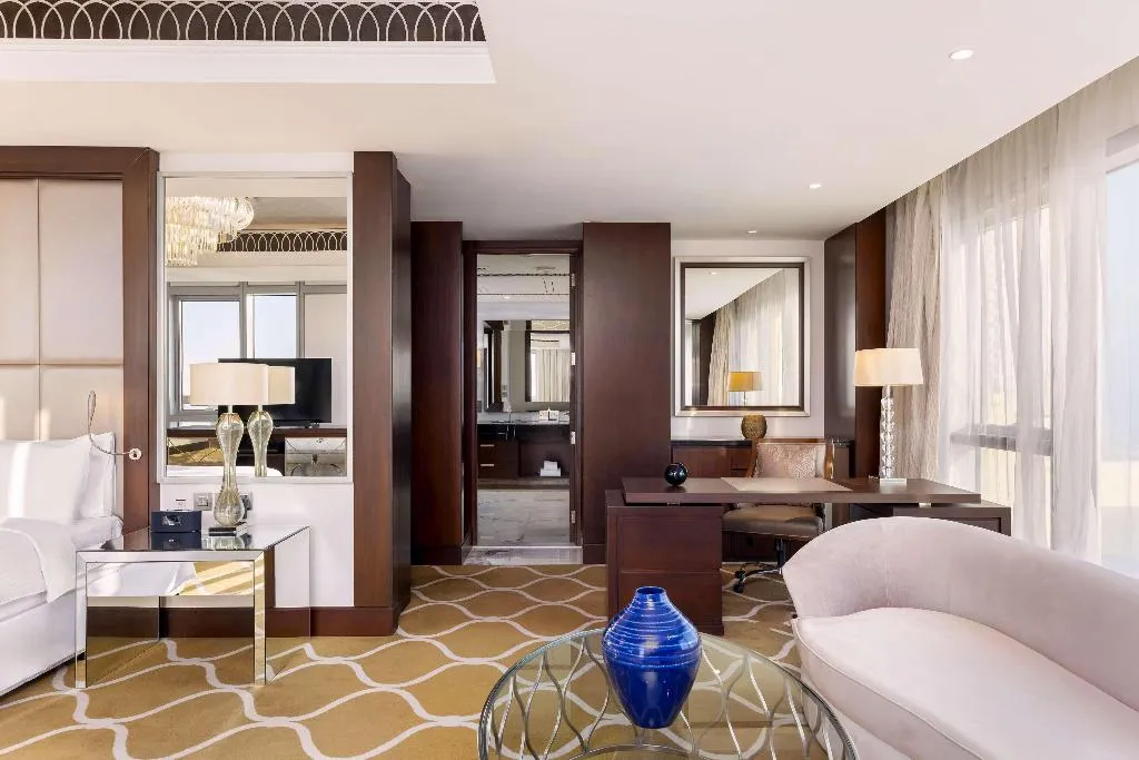 SUITE Presidential Room, Hilton Dubai Al Habtoor City, Dubai