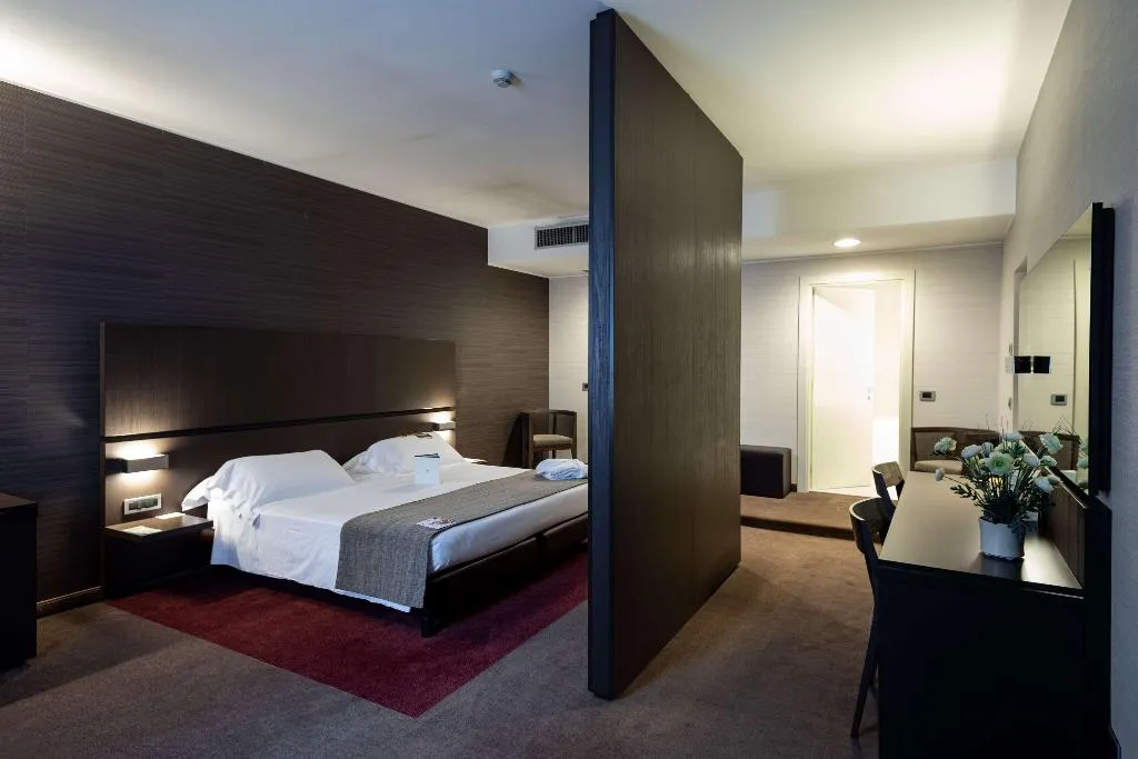 DOUBLE QUEEN SIZE BED Room, Best Western Plus Hotel Monza e Brianza Palace, Milan