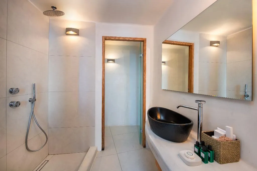 JUNIOR SUITE STANDARD Room, Athina Luxury Suites, Santorini