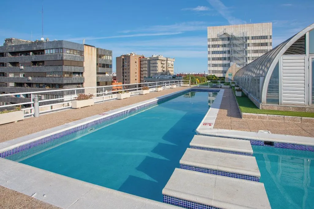 Pool, Pierre & Vacances Madrid Aptos Eurobuilding 2, Madrid