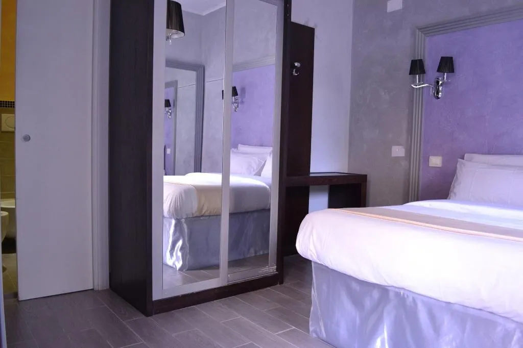Room, Tiburtina House, Rome