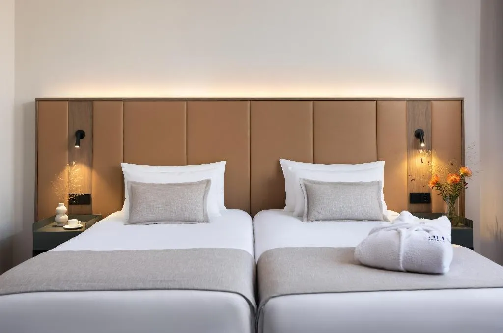 DOUBLE SUPERIOR Room, NH City Centre Amsterdam, Amsterdam