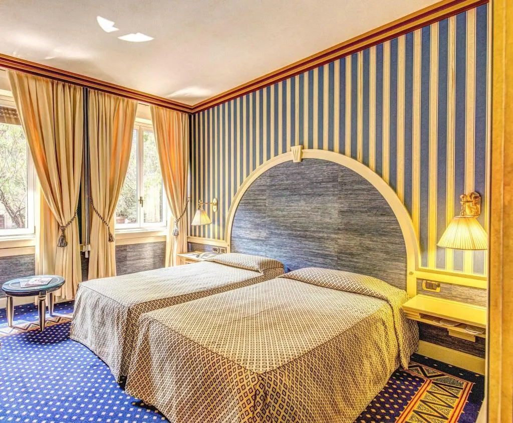 Room, Auriga, Milan