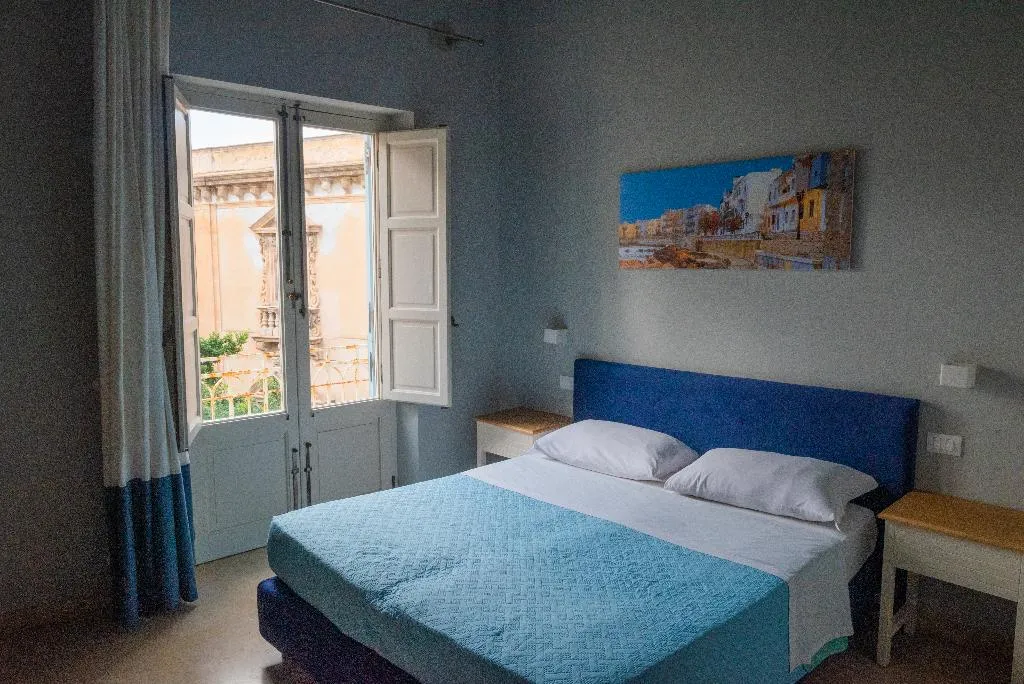 SUITE CAPACITY 6 TWO BEDROOMS Room, Zibibbo Suites & Rooms, Palermo