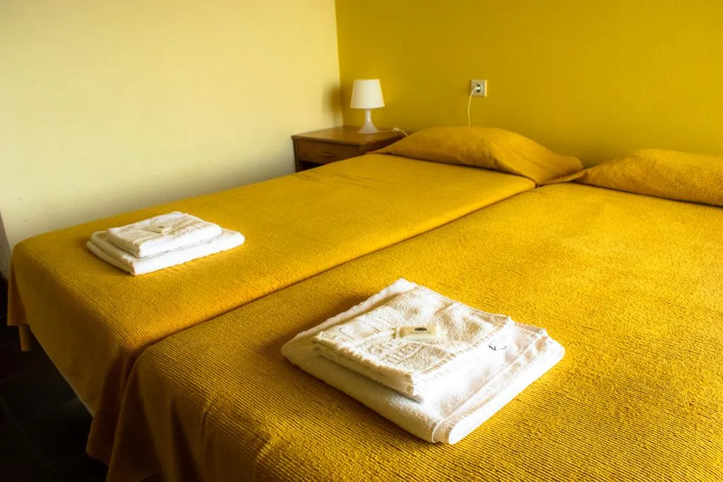 Double or Twin STANDARD Room, Hi Almada - Pousada de Juventude, Lisbon