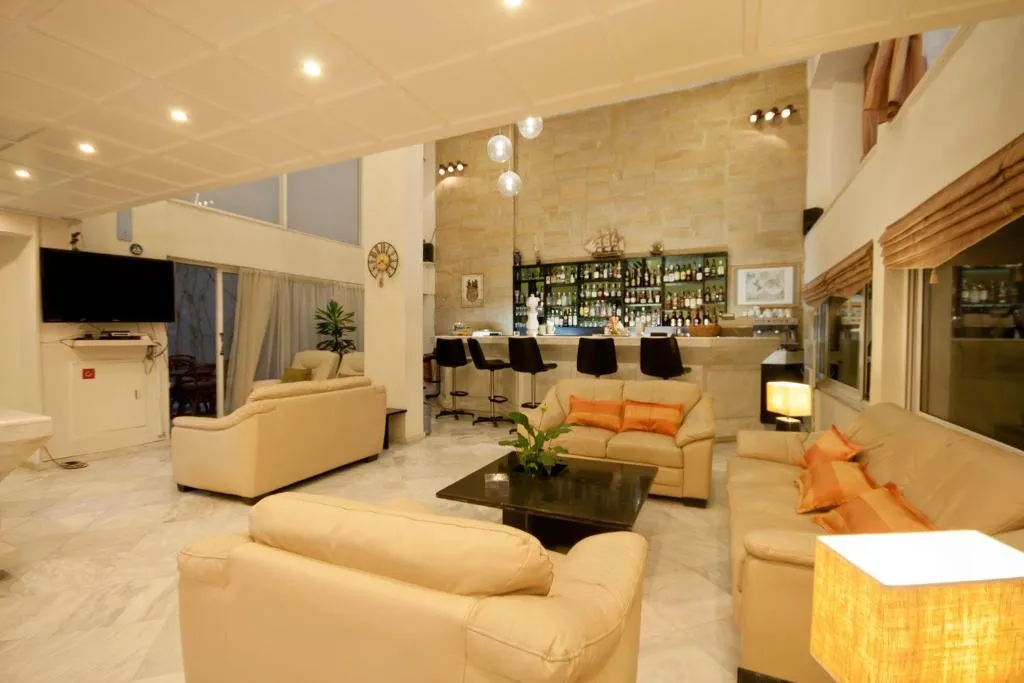 Bar, Liberty CRE, Crete