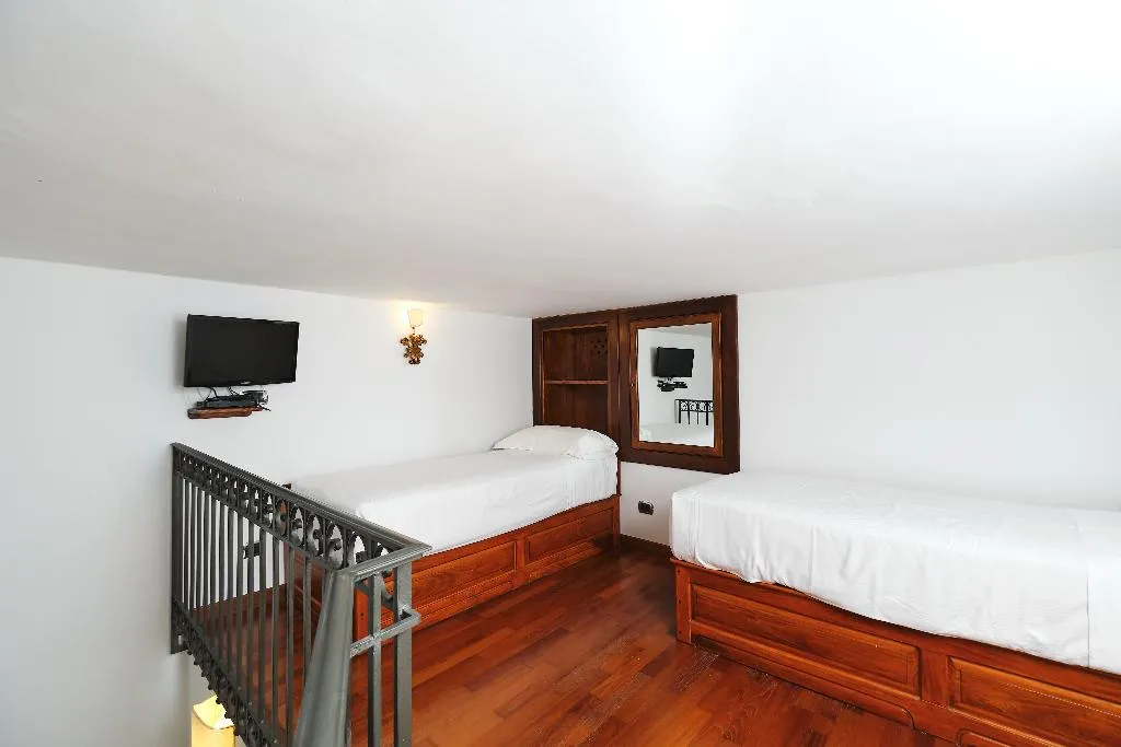 TRIPLE COMFORT Room, Botanico San Lazzaro, Naples