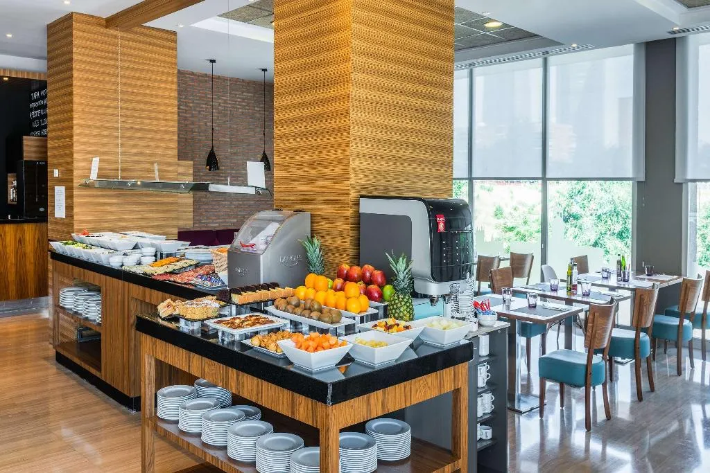 Restaurant, Hotel Madrid Chamartín Affiliated by Meliá, Madrid