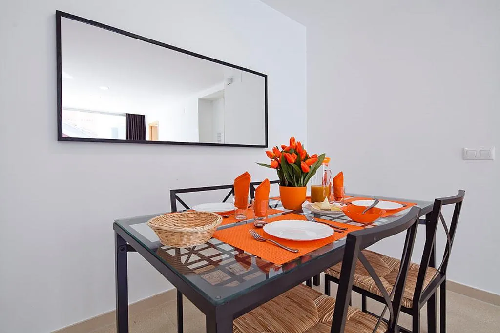 APARTMENT TWO BEDROOMS WITH TERRACE Room, Charmsuites Paralel, Barcelona
