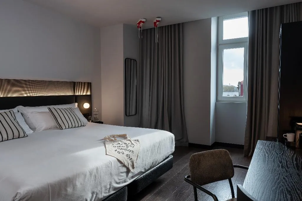 Double or Twin DELUXE Room, Chic & Basic Gravity, Porto