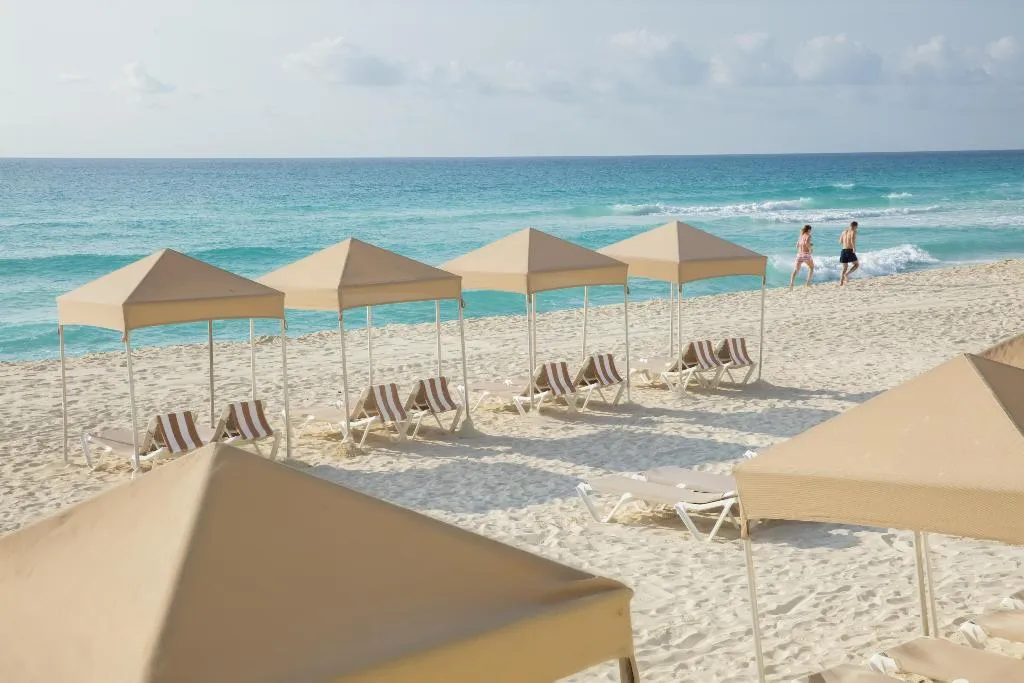 Beach, Crown Paradise Club Cancun All Inclusive, Cancun Area