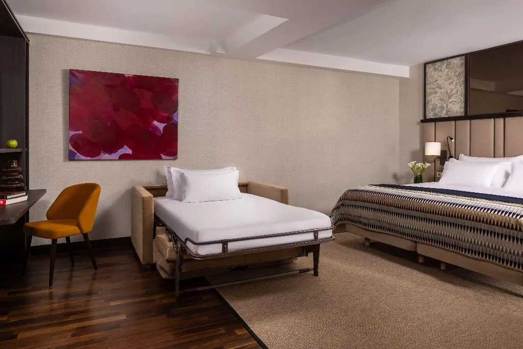 FAMILY ROOM STANDARD Room, NH Collection Madrid Palacio de Tepa, Madrid