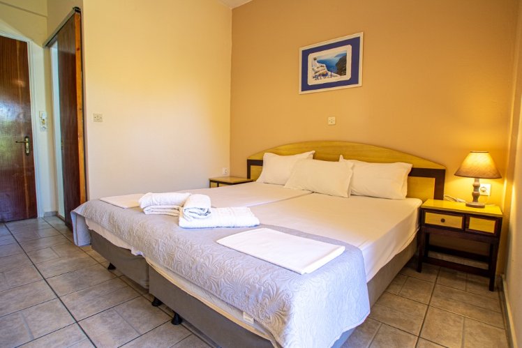 Hotel Tellis Holiday Rooms, Corfu