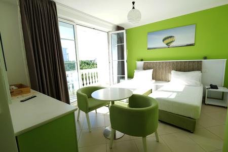 Monaco Hotel, Kavaje