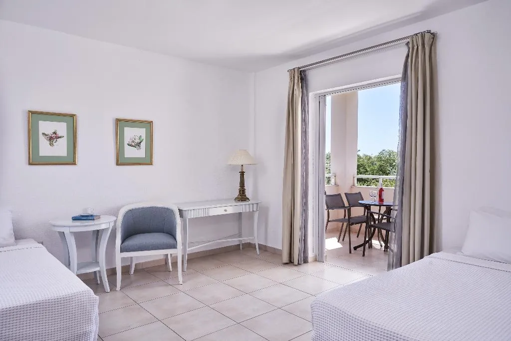 FAMILY ROOM GARDEN VIEW Room, Sandy Beach Resort, Corfu